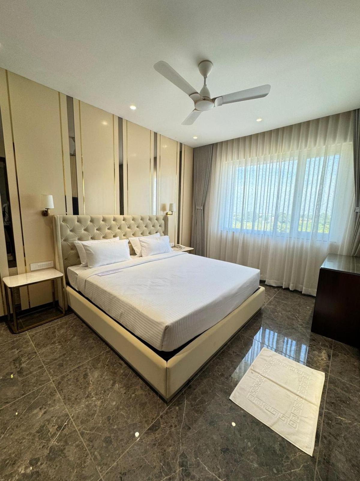 Hotel Carnival Parbhani Exterior foto