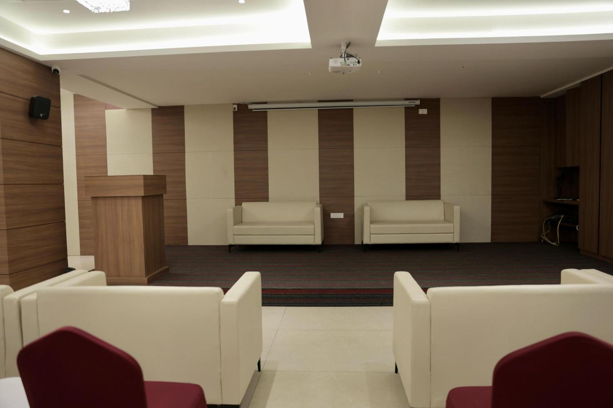 Hotel Carnival Parbhani Exterior foto