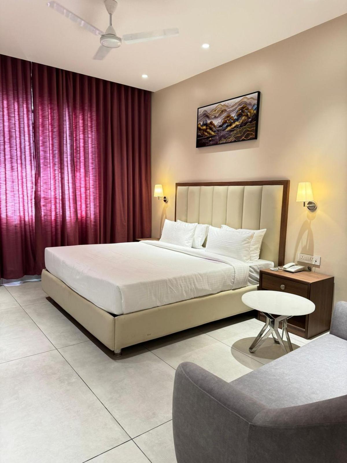 Hotel Carnival Parbhani Exterior foto